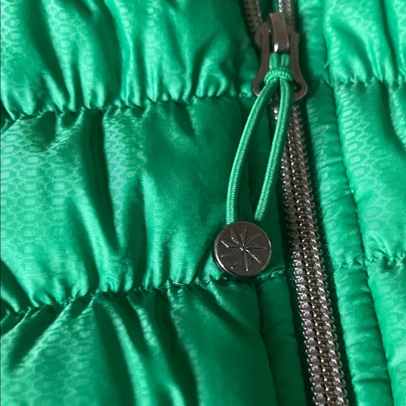 Athleta Downalicious Puffer Vest Goose Down - Picture 6 of 6